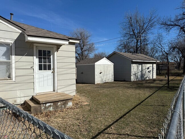 1513 W Hudson Dr in Enid, OK - Building Photo - Building Photo