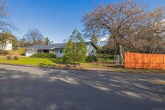 3537 Royal Dr in Julian, CA - Foto de edificio - Building Photo