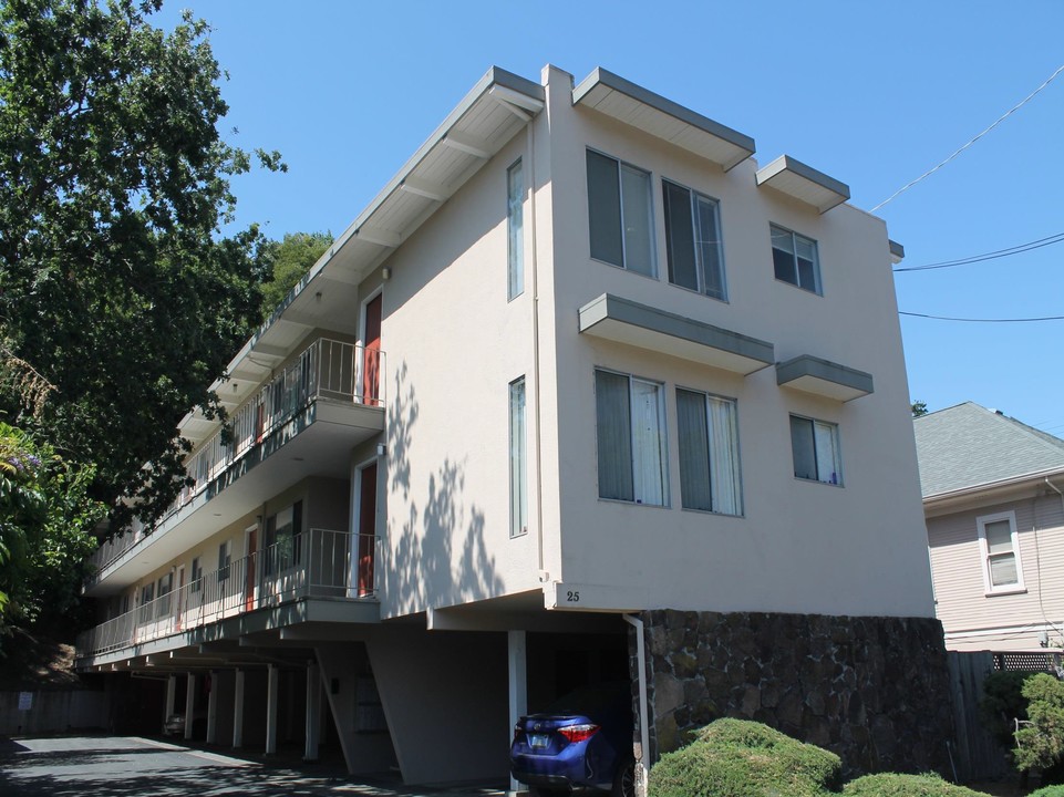 25 Frances St in San Rafael, CA - Building Photo