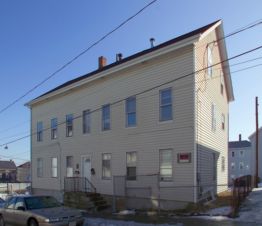 178 5th St in Fall River, MA - Foto de edificio