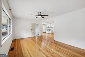 2562 Farley St in East Point, GA - Building Photo - Building Photo