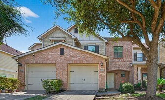 8042 Montague Manor Ln in Houston, TX - Building Photo