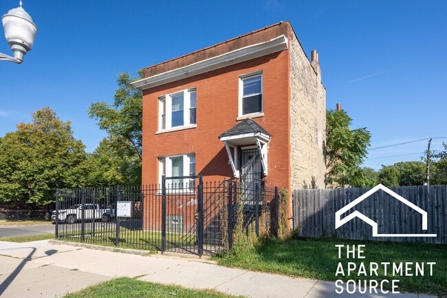 4058 W Congress Pky, Unit 2S