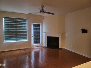 100 Stratford Lakes Dr in Durham, NC - Foto de edificio - Building Photo