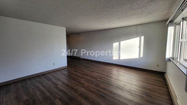 75 NW 15th St in Gresham, OR - Building Photo - Building Photo