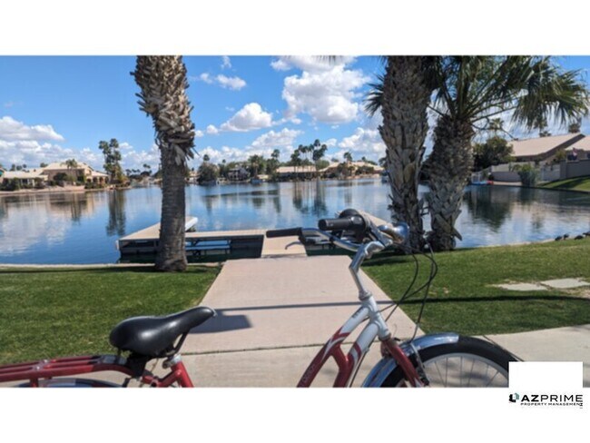 property at 925 S Sailfish Dr