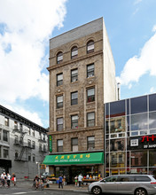 289 Grand St in New York, NY - Building Photo - Building Photo