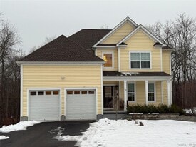 30 Copper Rock Rd in Walden, NY - Building Photo