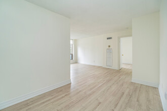 40 Scollard St in Toronto, ON - Building Photo - Building Photo