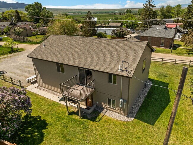 205 Water St in Sheridan, MT - Building Photo - Building Photo