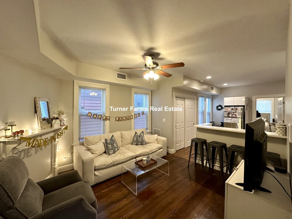 157 Hampshire St, Unit 1 in Cambridge, MA - Building Photo