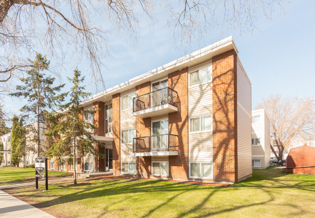 Alexander Apartments in Edmonton, AB - Building Photo