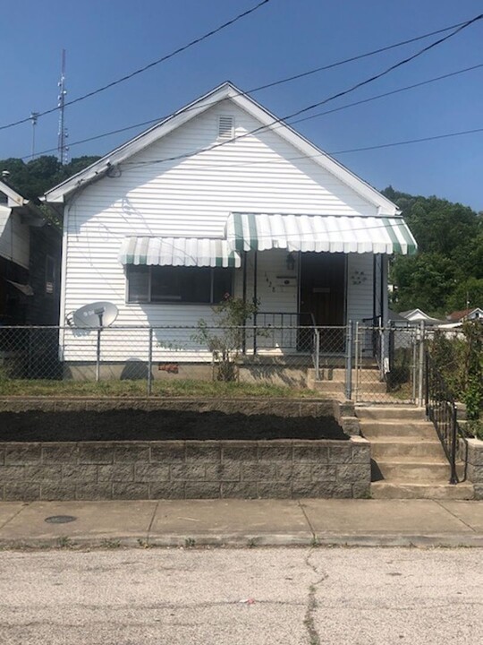 1428 Stuart St in Charleston, WV - Building Photo