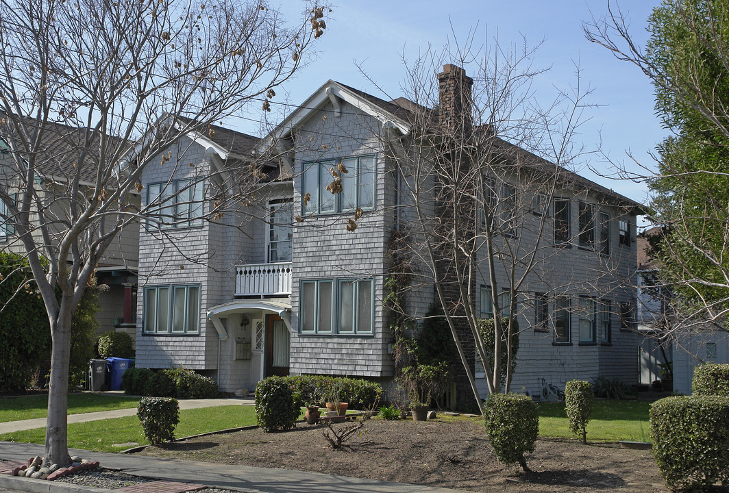 1381 Versailles Ave in Alameda, CA - Building Photo