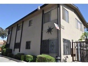 248 E Artesia Blvd in Long Beach, CA - Building Photo - Building Photo