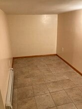 5827 41st Dr, Unit 1 Small Bedroom in Woodside, NY - Building Photo - Building Photo