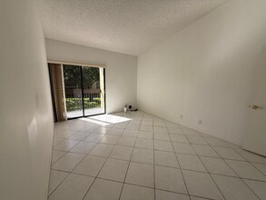 1953 SW 15th St in Deerfield Beach, FL - Building Photo - Building Photo