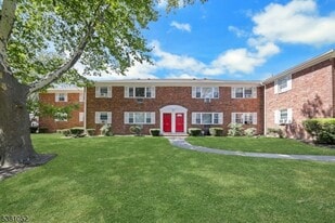 1285 Valley Rd in Wayne, NJ - Building Photo