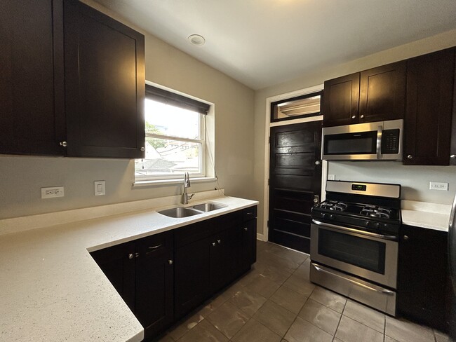 2734 N Campbell Ave in Chicago, IL - Building Photo - Building Photo