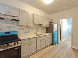 2007 W Indiana Ave in Philadelphia, PA - Building Photo