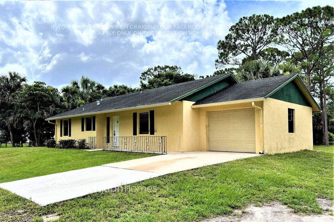11256 59th St N in West Palm Beach, FL - Building Photo