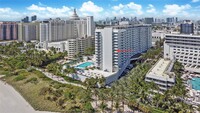 1717 Collins Ave, Unit 947 in Miami Beach, FL - Building Photo - Building Photo