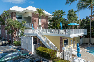 Village At Harbor Beach in Fort Lauderdale, FL - Building Photo - Building Photo