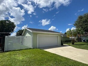 10514 SW 127th Ct in Miami, FL - Building Photo - Building Photo