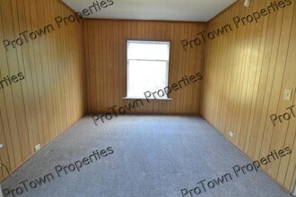 213 N Hickory St, Unit 2N in Joliet, IL - Building Photo - Building Photo