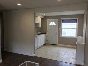 1223 Louisville Ave, Unit 1223 (Front Unit) in St. Louis, MO - Building Photo - Building Photo