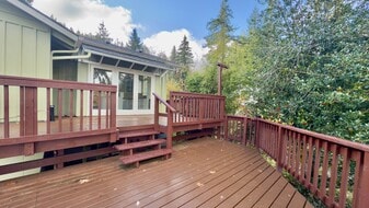 401 Summit Lake Shore Rd NW in Olympia, WA - Building Photo