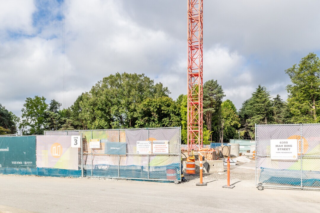 Park Residences II in Richmond, BC - Building Photo