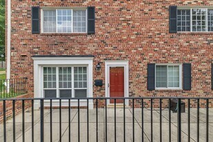 1565-A N Van Dorn St in Alexandria, VA - Building Photo