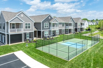 Orange Summit in Lewis Center, OH - Foto de edificio - Building Photo