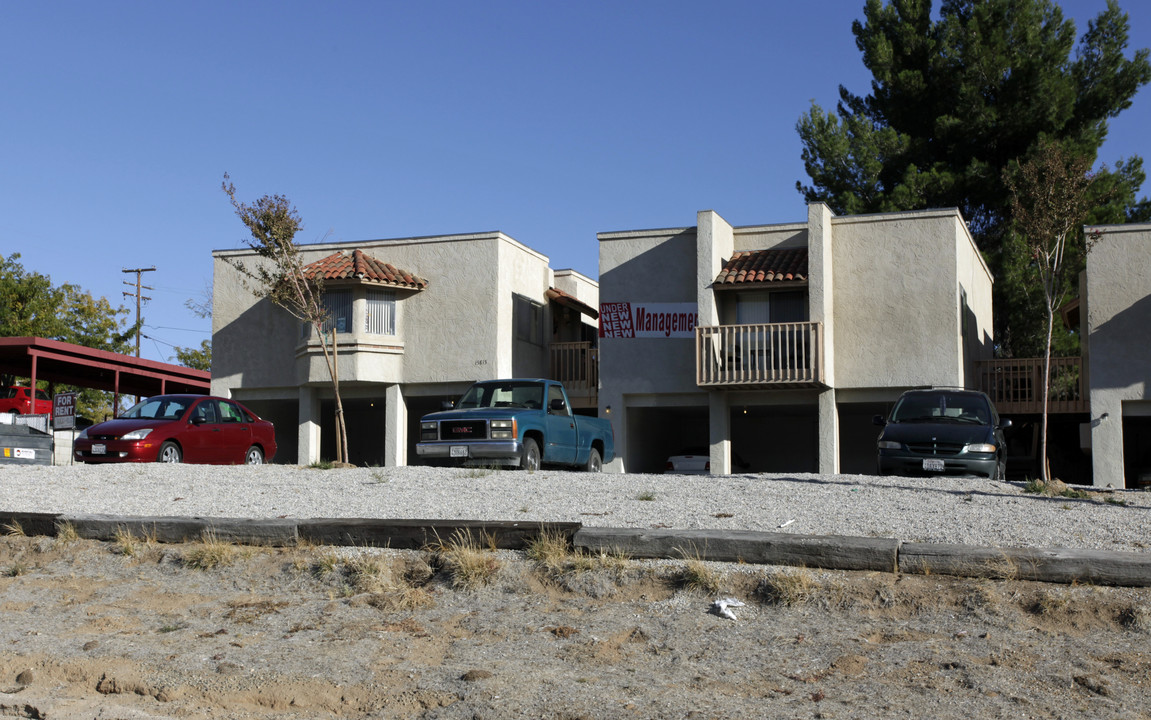 Apple Tree Apartments in Apple Valley, CA - Building Photo