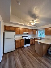 4165 Camellia St in Springfield, OR - Building Photo - Building Photo