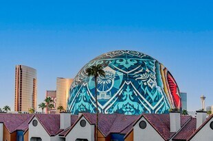 230 E Flamingo Rd in Las Vegas, NV - Building Photo