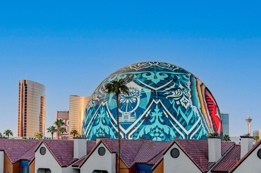 230 E Flamingo Rd in Las Vegas, NV - Building Photo