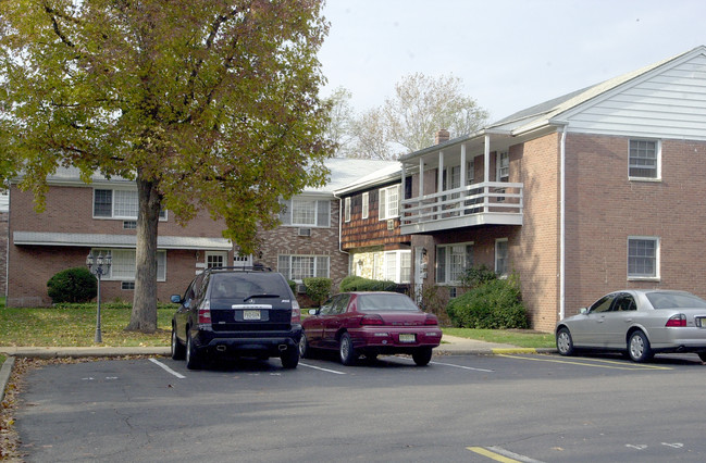 Westgate Apartments in Lawrenceville, NJ - Foto de edificio - Building Photo