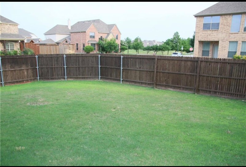 795 Fall River Dr in Frisco, TX - Building Photo