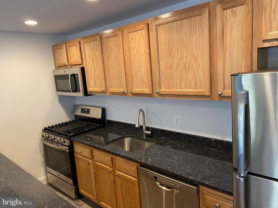 610 Kennebec Ave-Unit -B2 in Takoma Park, MD - Building Photo