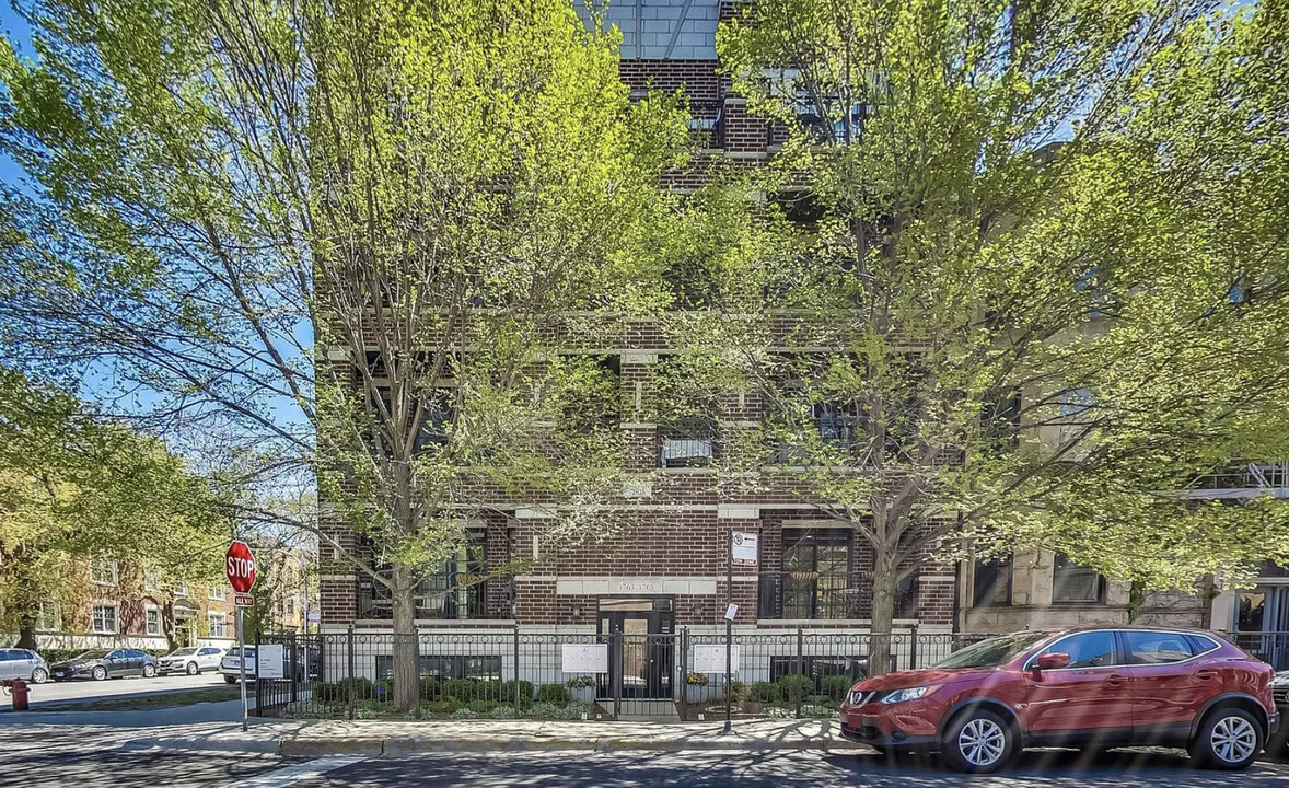 3763 N Wilton Ave in Chicago, IL - Building Photo