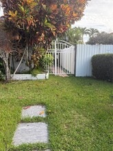 1101 NE 5th St in Hallandale Beach, FL - Building Photo - Building Photo