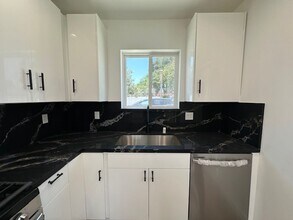 20334 Cantara St in Los Angeles, CA - Building Photo - Building Photo