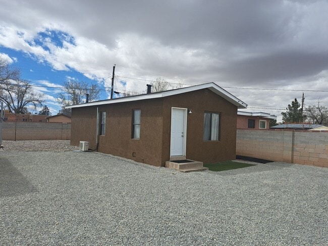property at 812 San Andres Ave NW