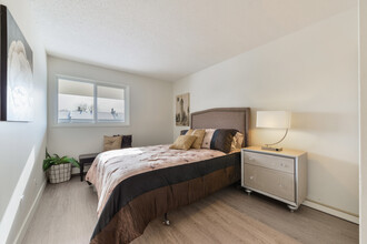 Morningside Estates in Edmonton, AB - Building Photo - Building Photo