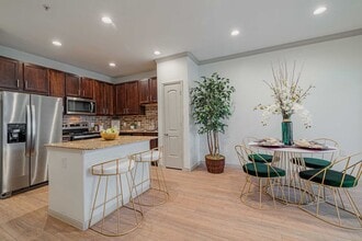 10799 Memorial Dr in Houston, TX - Building Photo - Building Photo