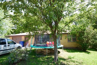 58 Hopkins Cir in Camdenton, MO - Foto de edificio - Building Photo
