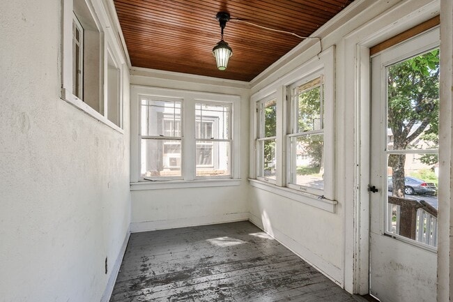 1089 23rd Ave SE in Minneapolis, MN - Building Photo - Building Photo