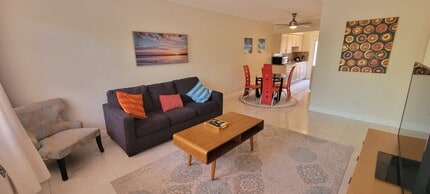 American Gardens Condominiums in Miami Beach, FL - Building Photo - Building Photo